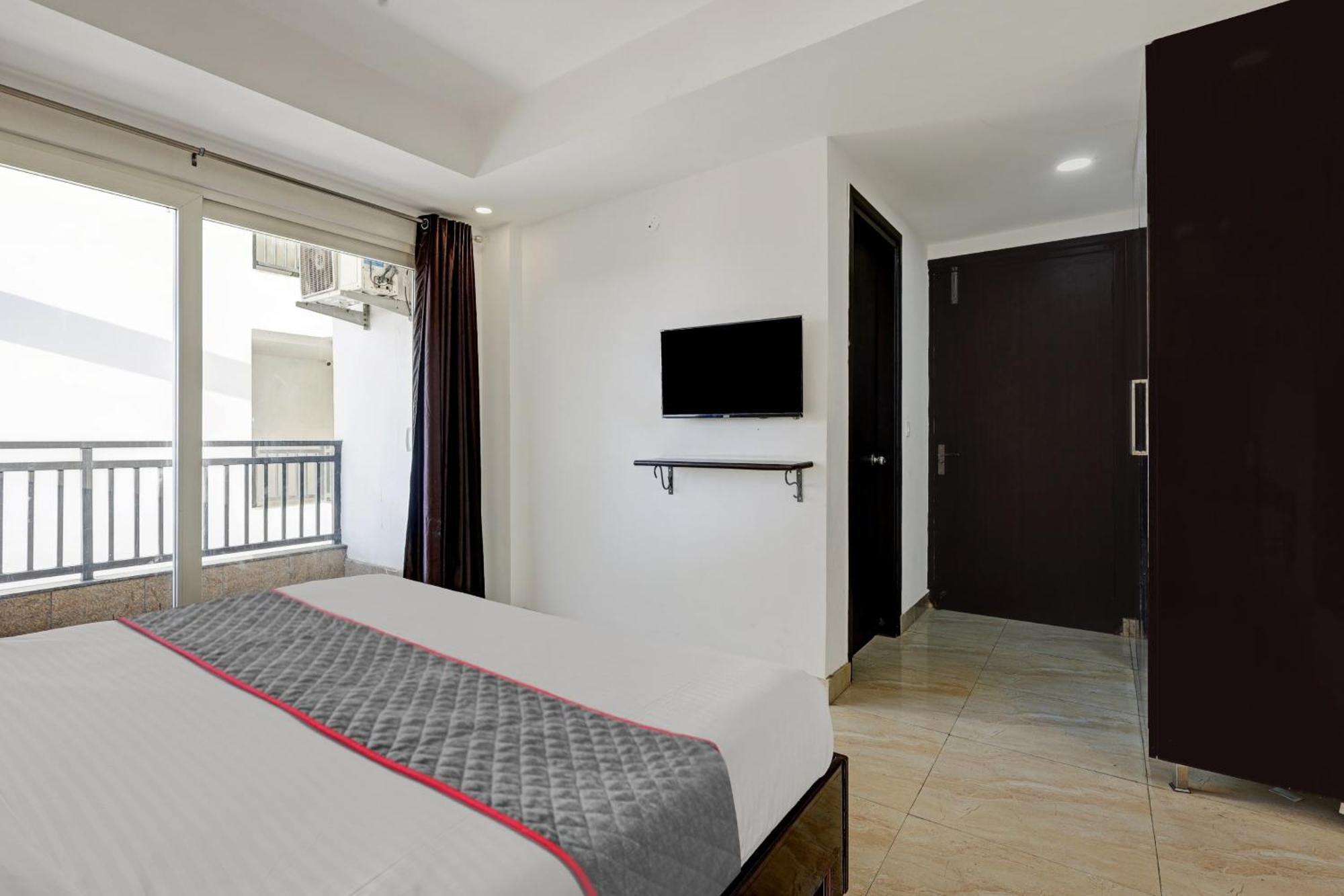 Super Townhouse Tipsyy Near Bestech Central Square Mall Гургаон Экстерьер фото