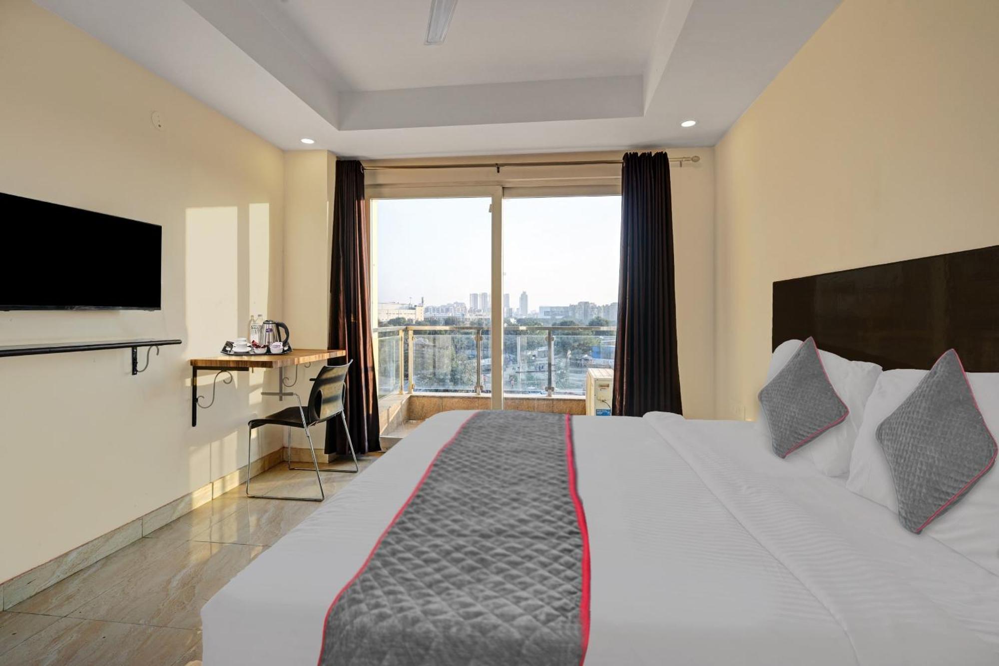 Super Townhouse Tipsyy Near Bestech Central Square Mall Гургаон Экстерьер фото