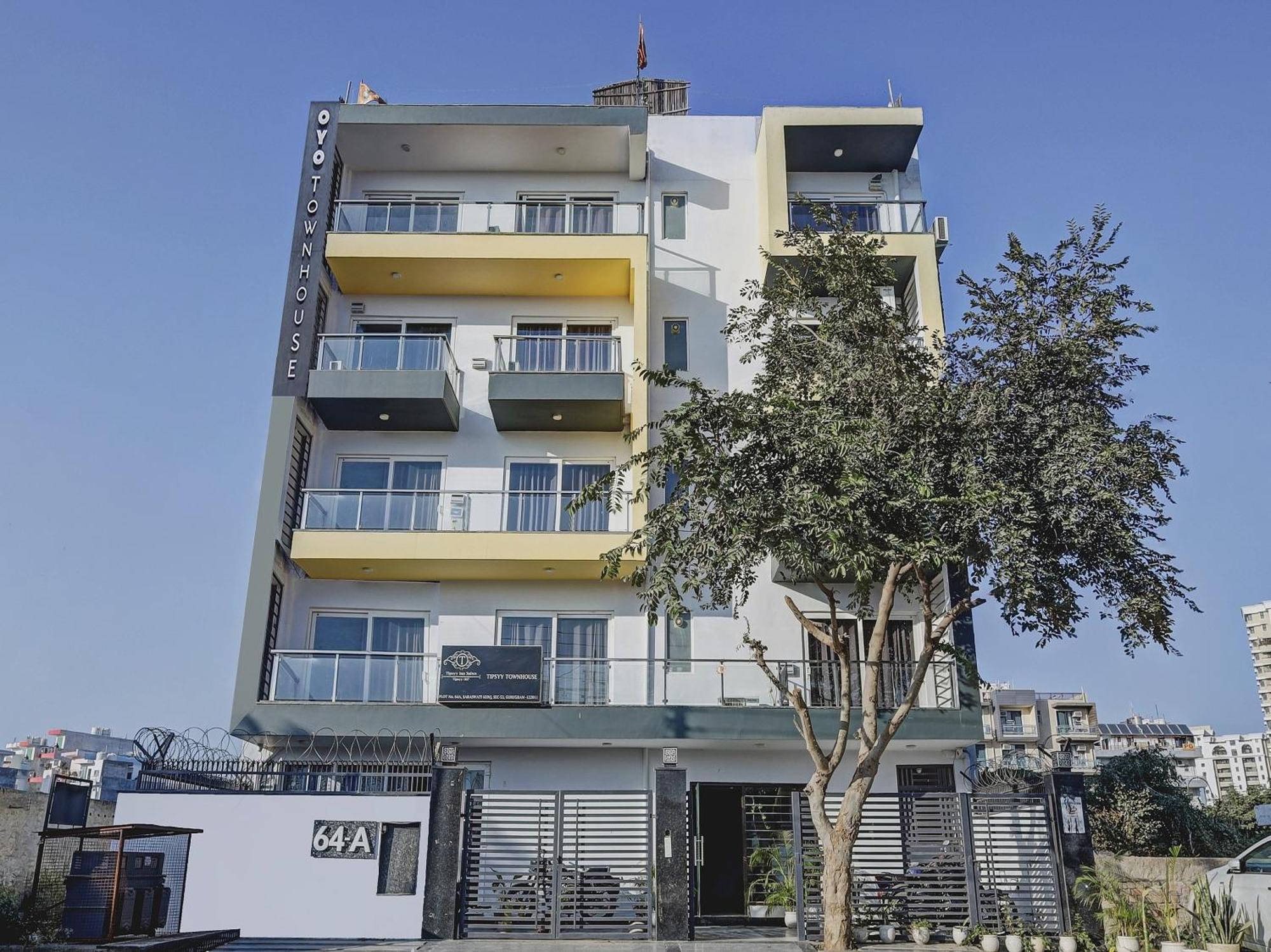 Super Townhouse Tipsyy Near Bestech Central Square Mall Гургаон Экстерьер фото