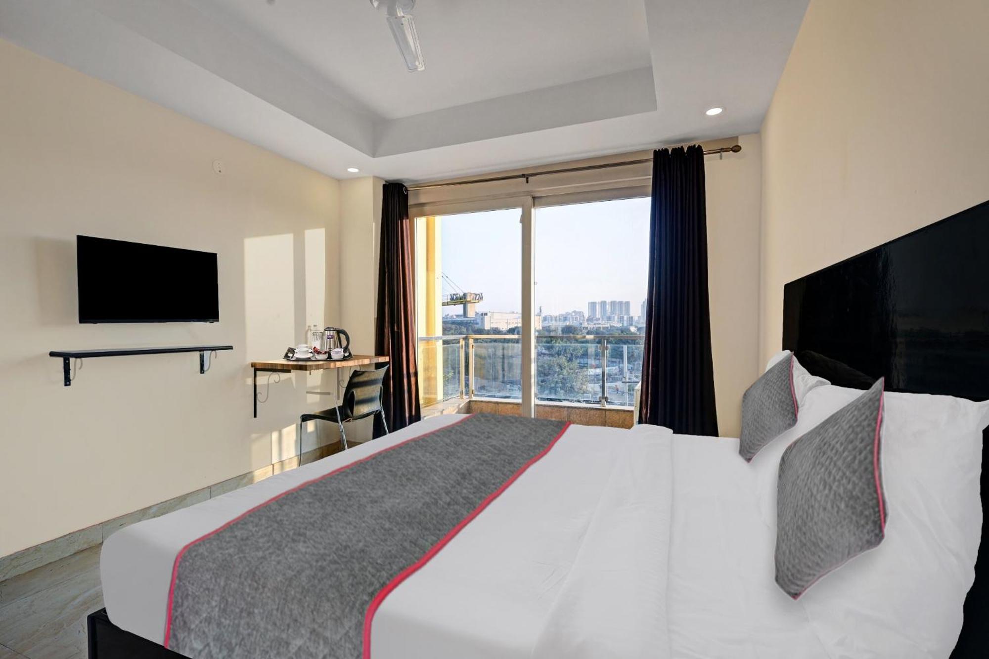 Super Townhouse Tipsyy Near Bestech Central Square Mall Гургаон Экстерьер фото